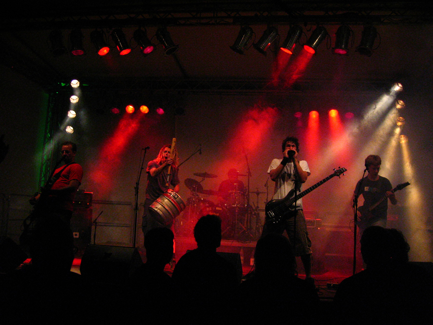 TROVER band live black and white